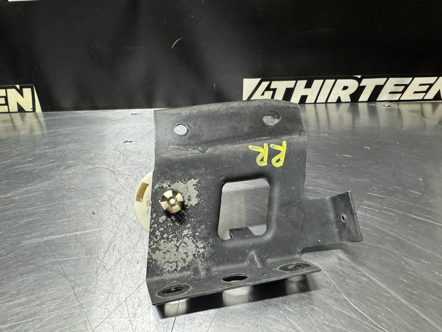 1999  CORVETTE C5 RR BUMPER BRACKET OEM BMP 9078 #N171