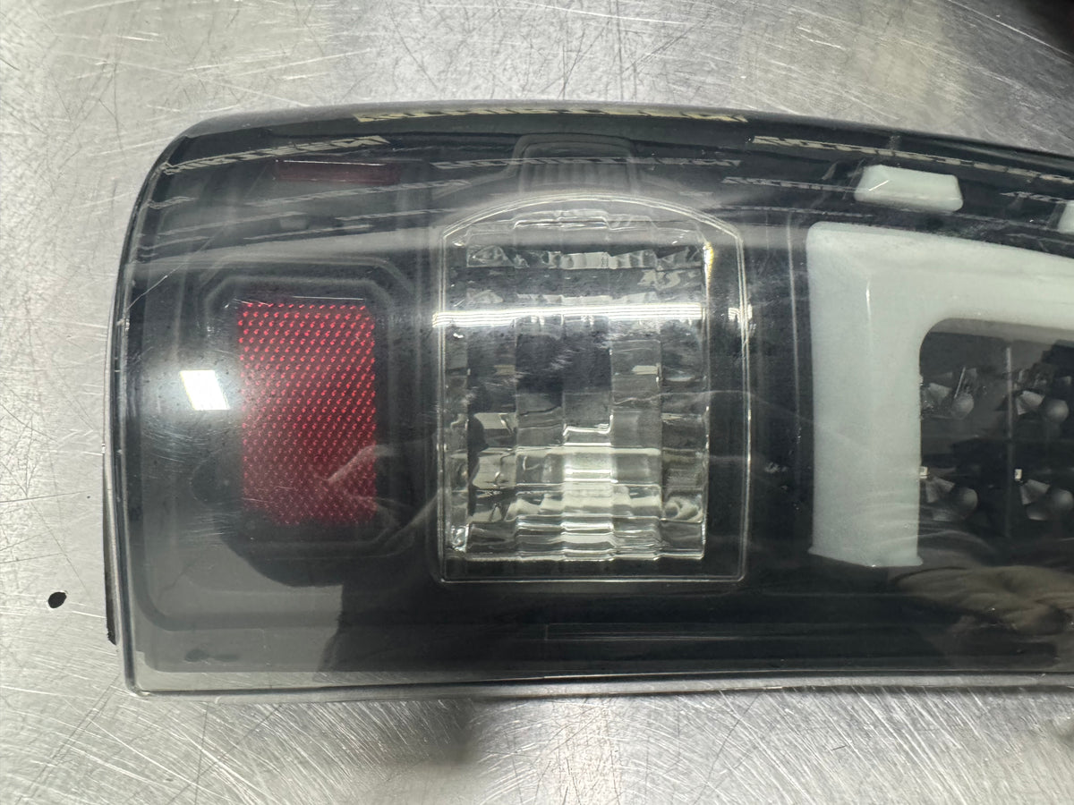 AFTERMARKET LED TAIL LIGHTS FOR 99-2006 02 CHEVY SILVERADO 1500 2500 3500 #X19