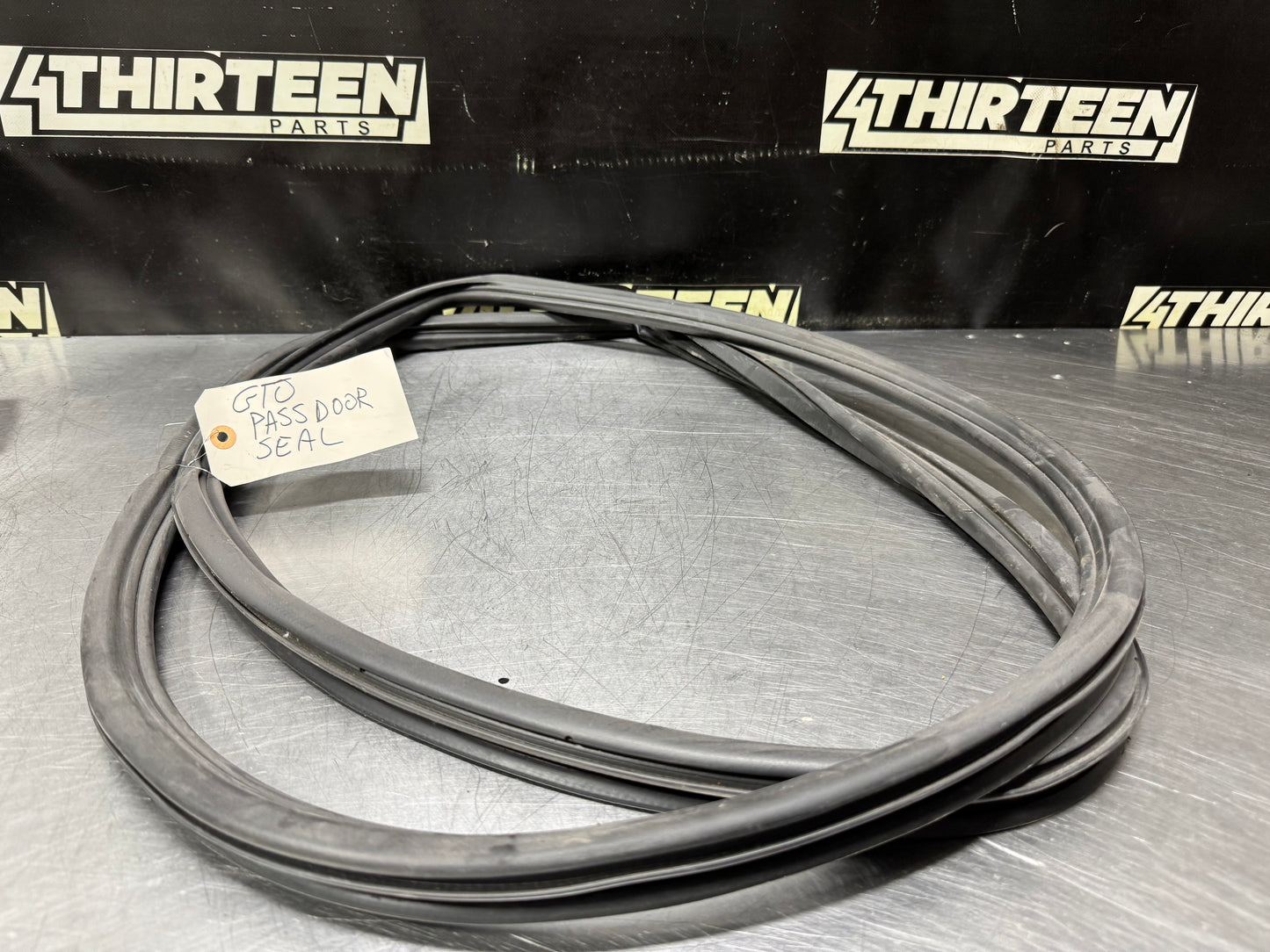 04-06 PONTIAC GTO RH PASSENGER DOOR SILL WEATHER STRIP SEAL OEM #N717