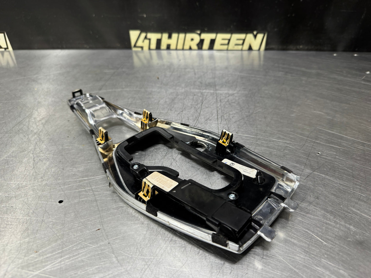 2019 CAMARO SS AUTOMATIC SHIFTER BEZEL TRIM OEM   #N752