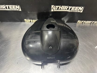 2010 HARLEY DAVIDSON STREET GLIDE OEM TANK WITH ADVAN BLK STRETCHED COVERS #N333
