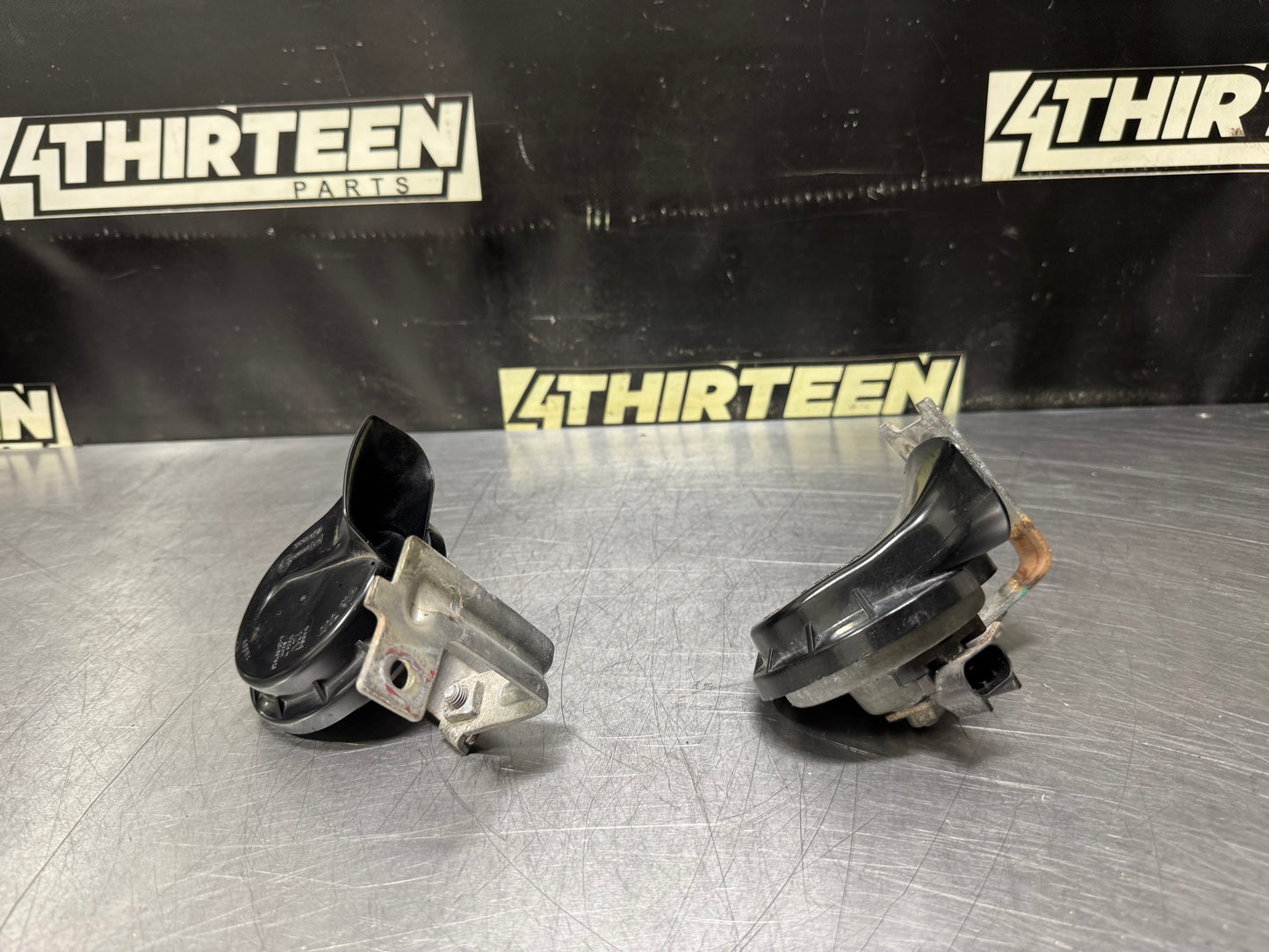 04-06 PONTIAC GTO HORN SET OEM #N704