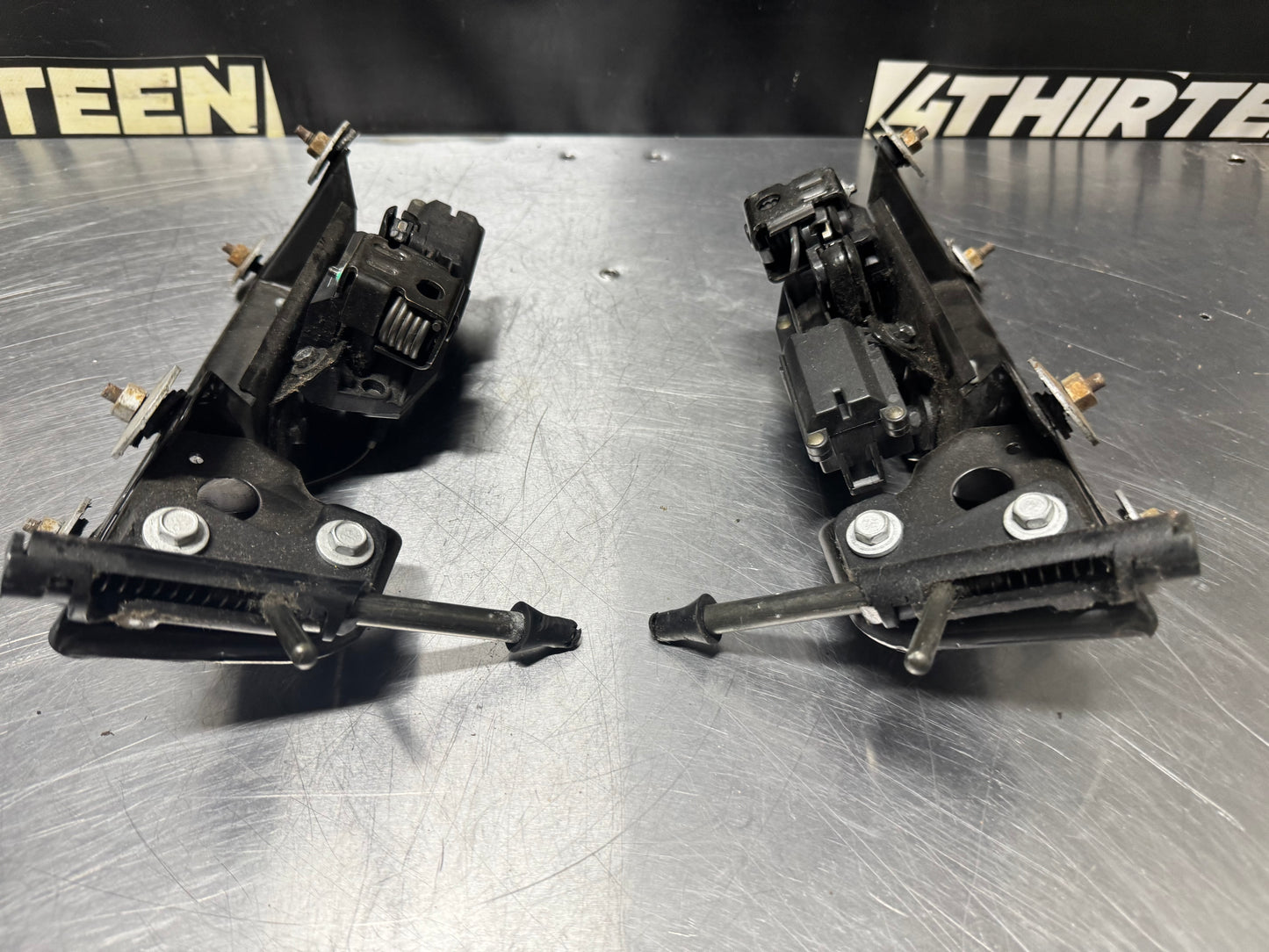 97-04 C5 CORVETTE TARGA TOP TRUNK LATCH SET OF TWO OEM #N111