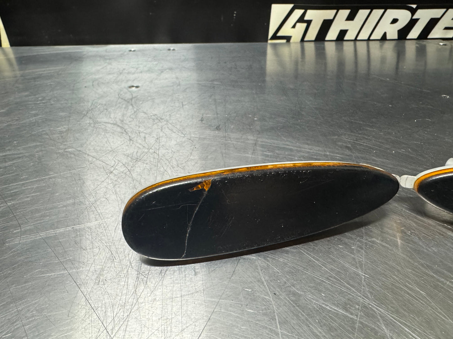 04-06 PONTIAC GTO FRONT BUMPER SIDE MARKERS OEM #N85