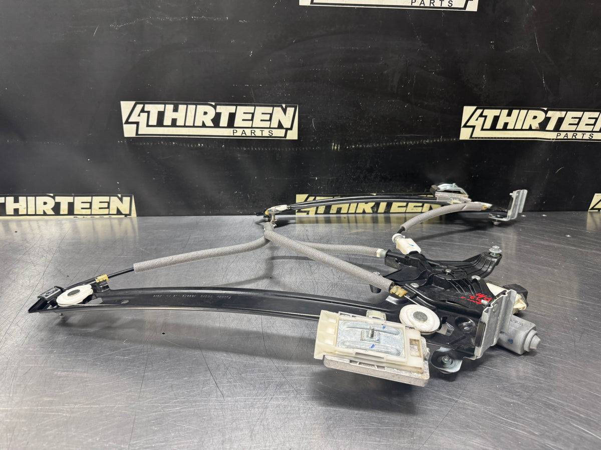 2015 FORD MUSTANG RH PASSENGER SIDE WINDOW MOTOR REGULATOR ASSEMBLY OEM #V53