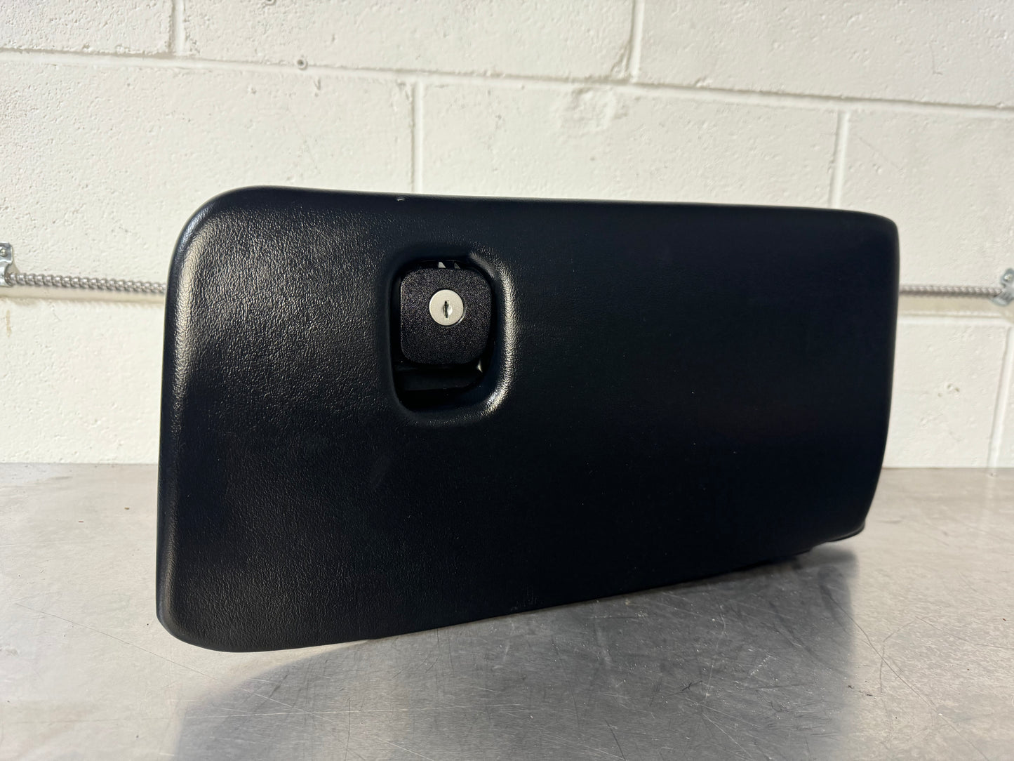 1997-2004 C5 CORVETTE OEM GLOVE BOX BLACK #L446
