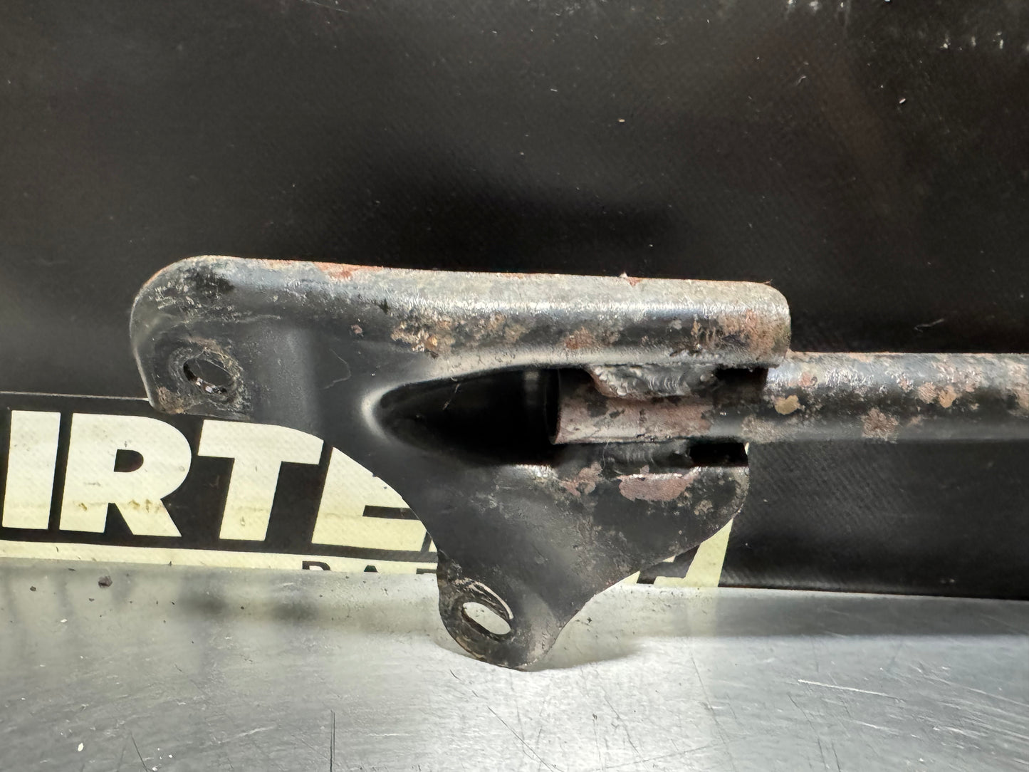 2004 PONTIAC GTO FRONT STRUT TOWER BRACE OEM #N692