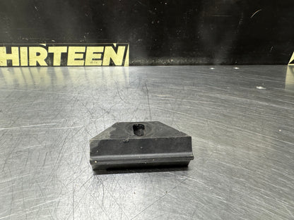 97-04 C5 CORVETTE BATTERY TIE DOWN CLAMP OEM #N884