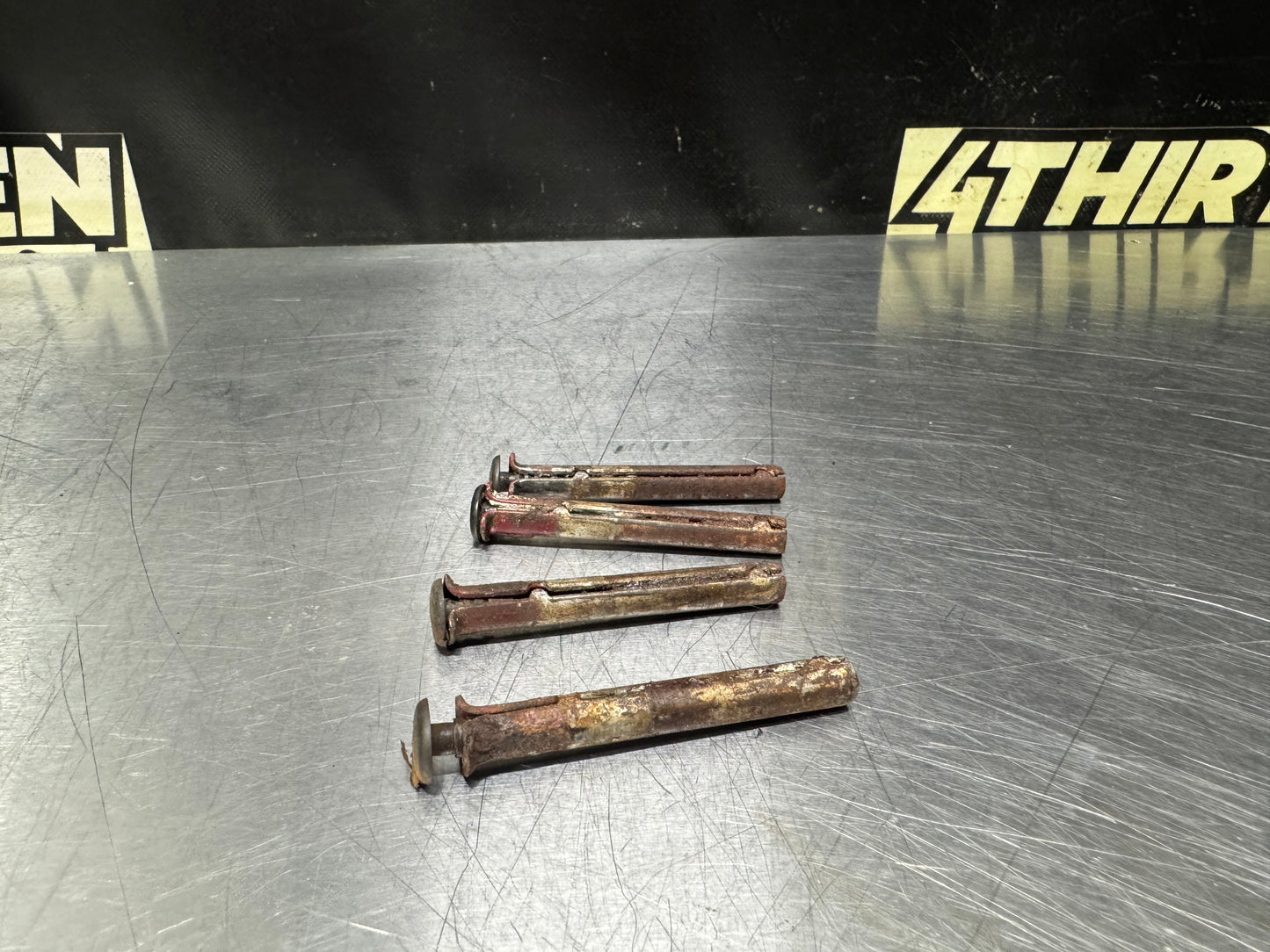 04-06 PONTIAC GTO DOOR HINGE PIN SET OEM #N627