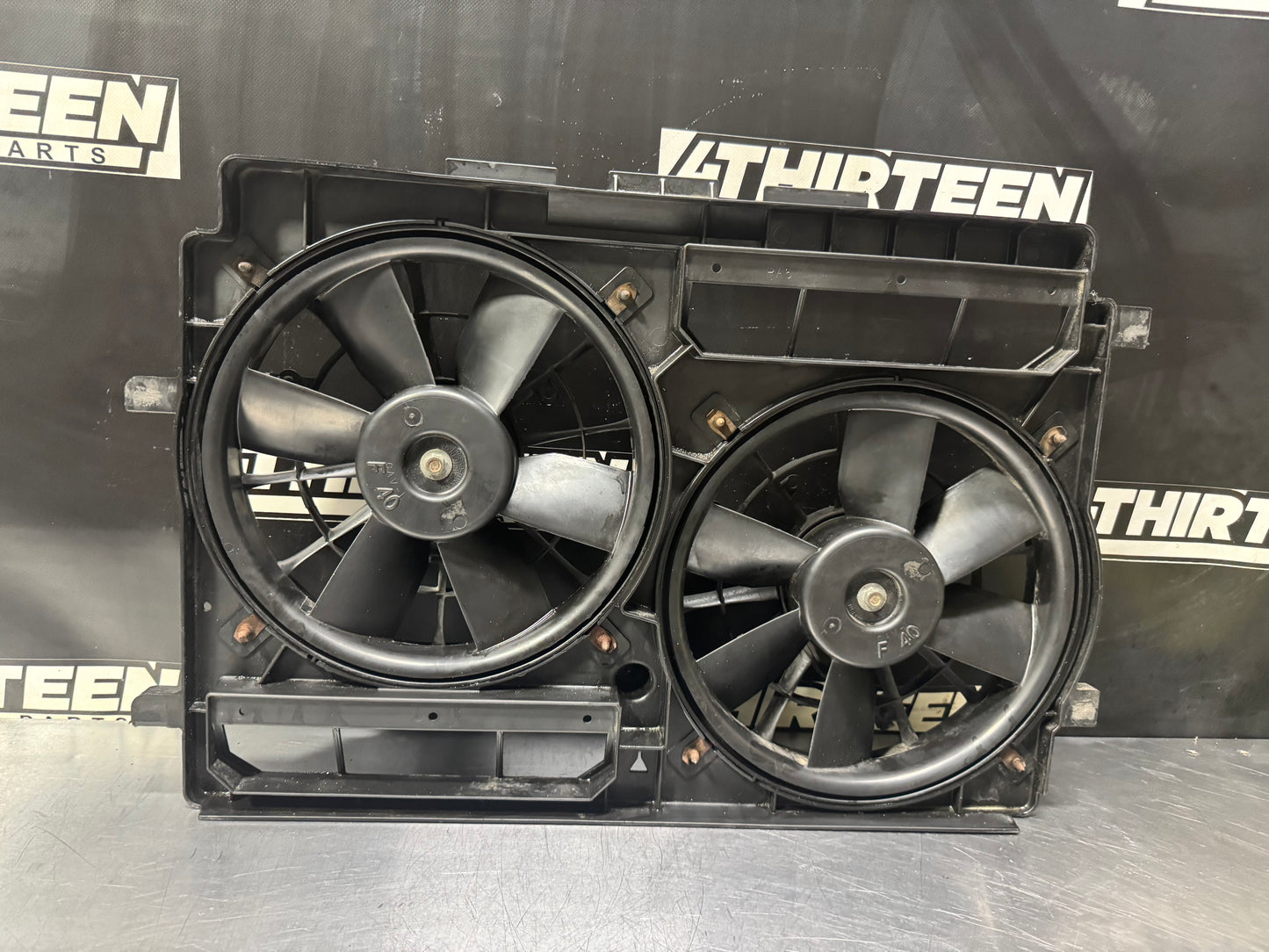 1993-97 CAMARO FIREBIRD TRANS AM GM DUAL RADIATOR FANS W/ SHROUD 22106035 #L489