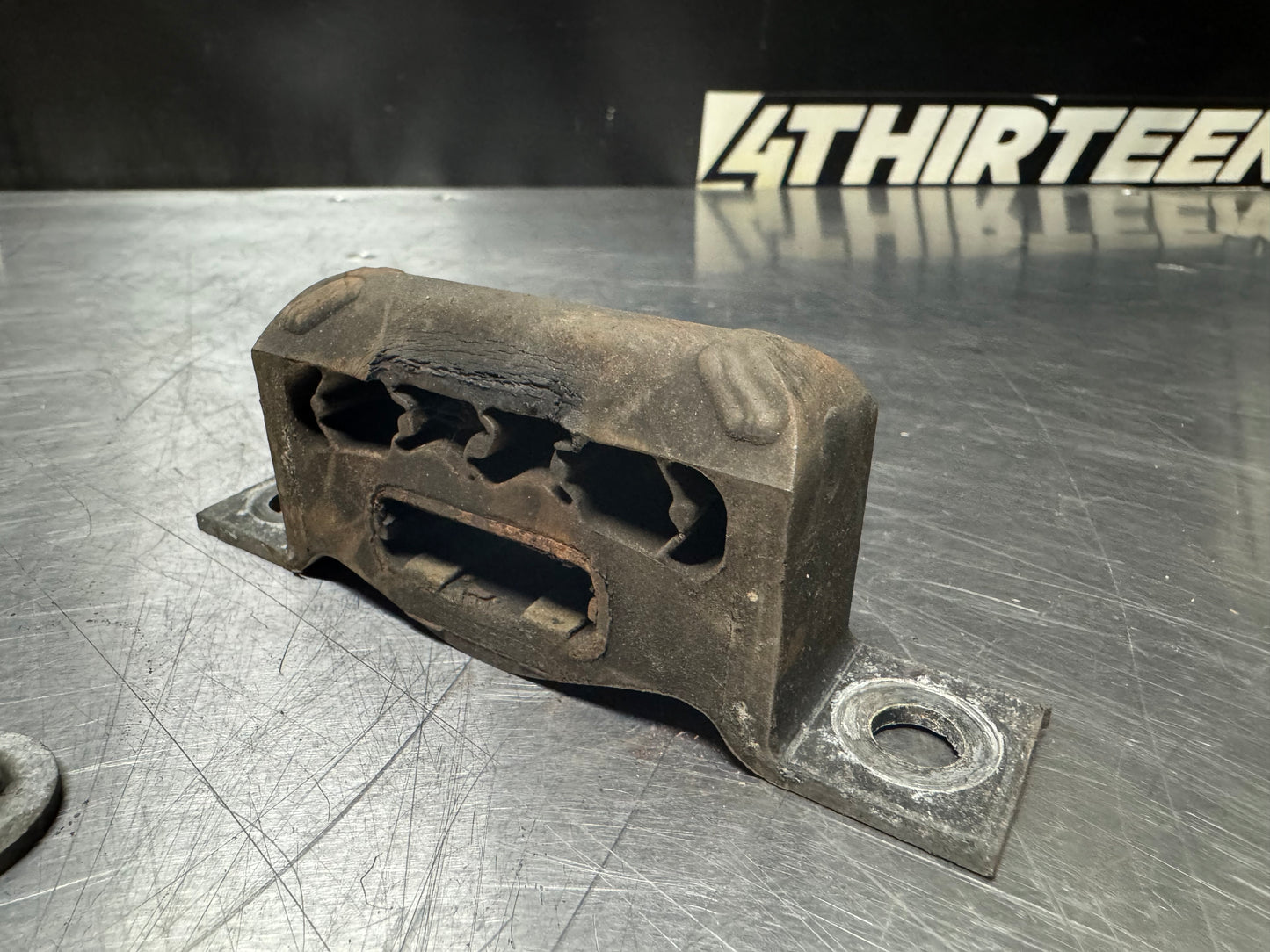 1997-2004 C5 CORVETTE REAR RUBBER EXHAUST HANGER #N122