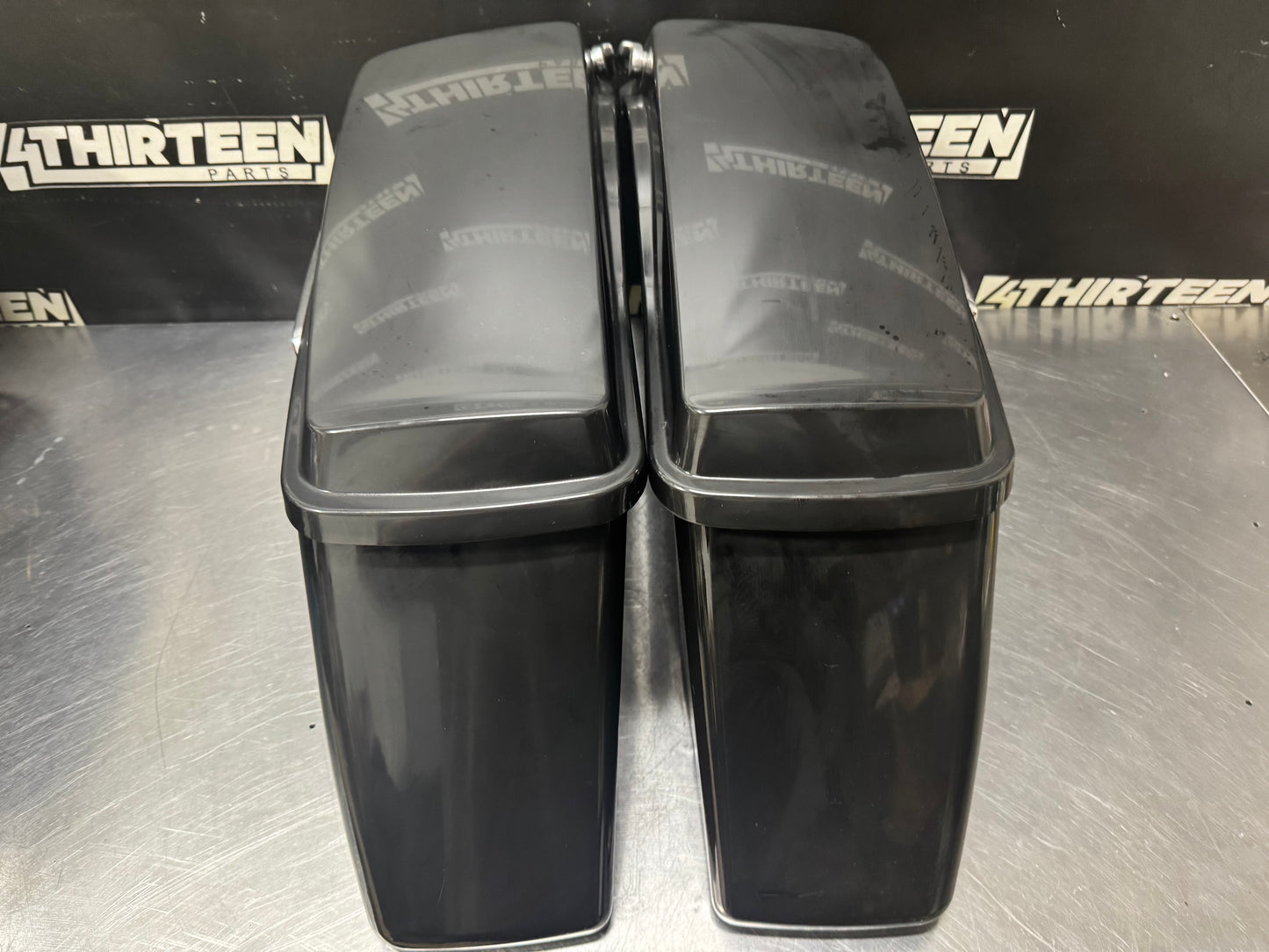 2010 HARLEY DAVIDSON STREET GLIDE SADDLE BAGS OEM #N334