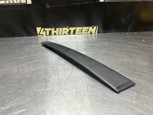 04-06 PONTIAC GTO EXTERIOR B PILLAR WINDOW TRIM RH SIDE 92093112 OEM #N591