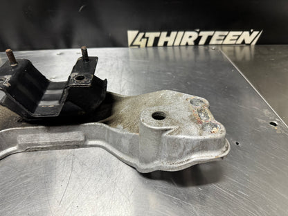 04-06 PONTIAC GTO TRANSMISSION T56 CROSSMEMBER OEM #N197
