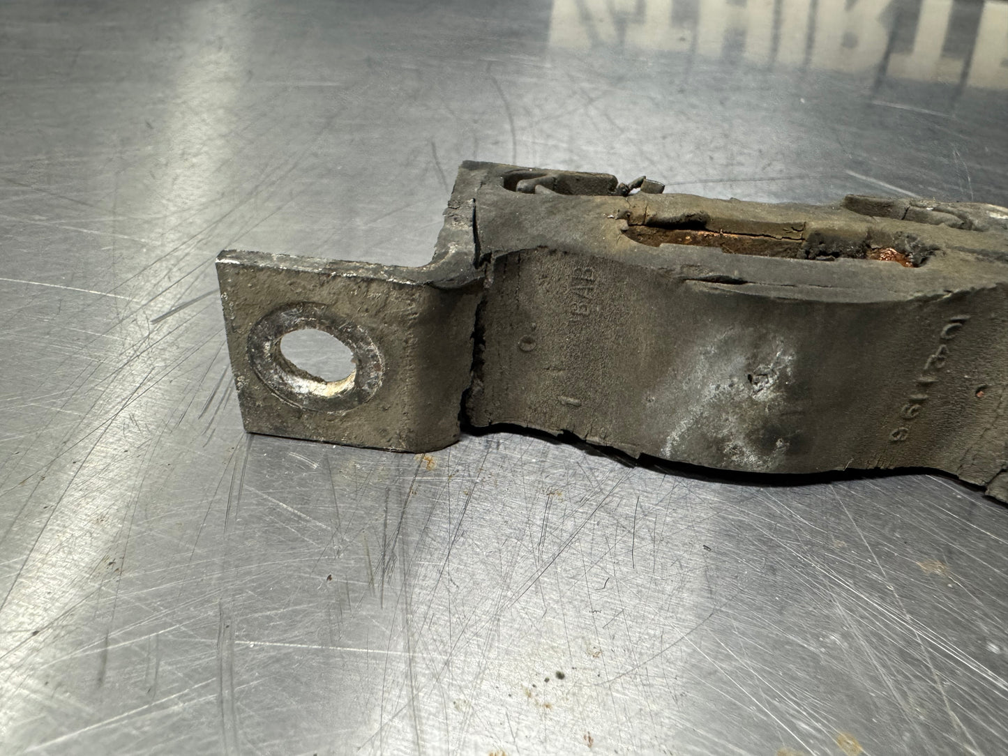1997-2004 C5 CORVETTE REAR RUBBER EXHAUST HANGER #L269