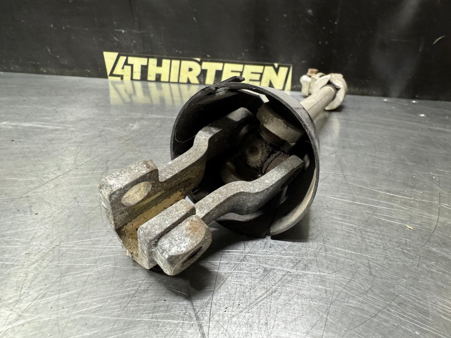 97-04 CORVETTE C5 OEM INTERMEDIATE STEERING SHAFT COLUMN #N826