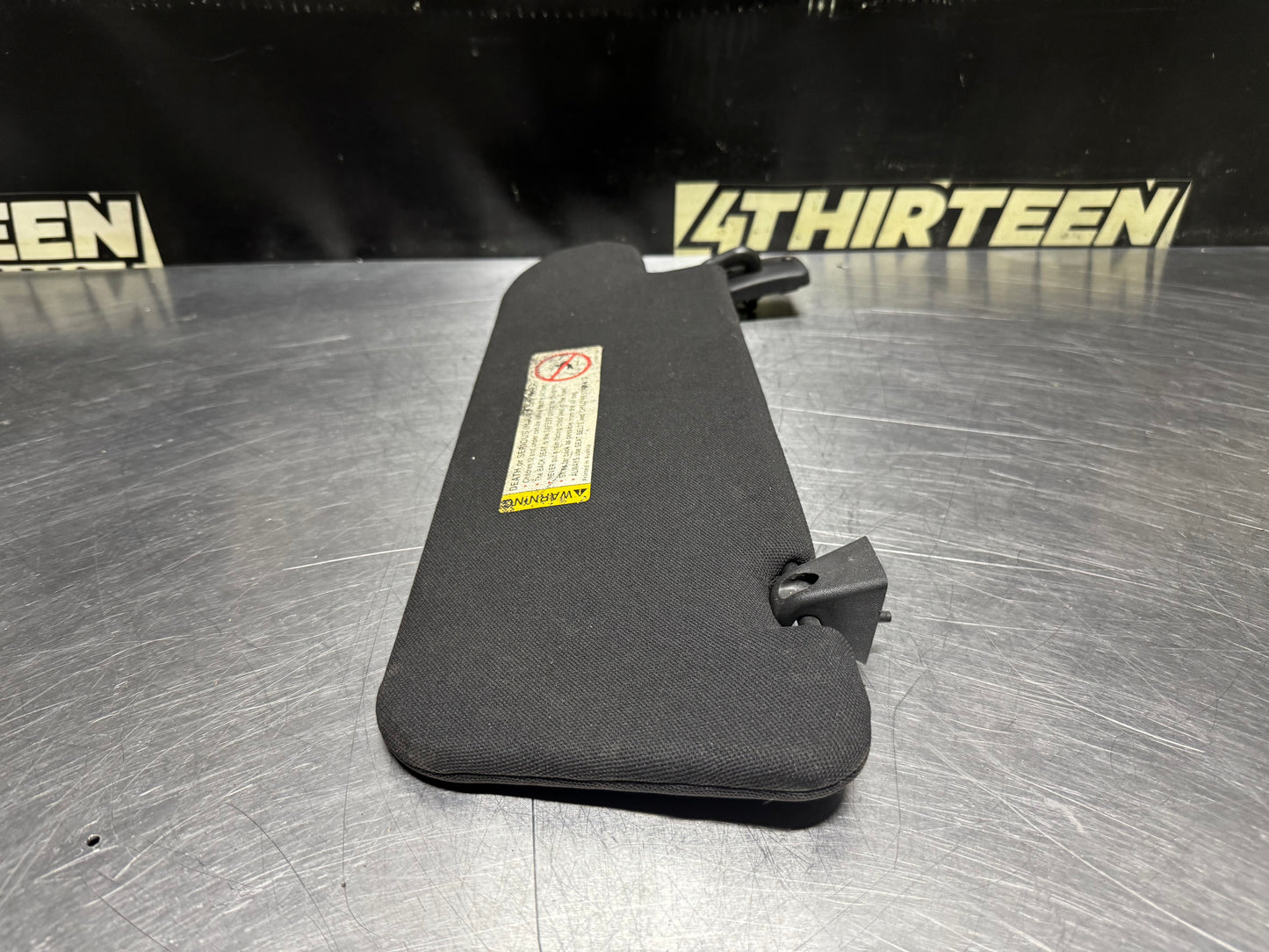 04-06 PONTIAC GTO RH PASSENGER SIDE SUN VISOR OEM #N684