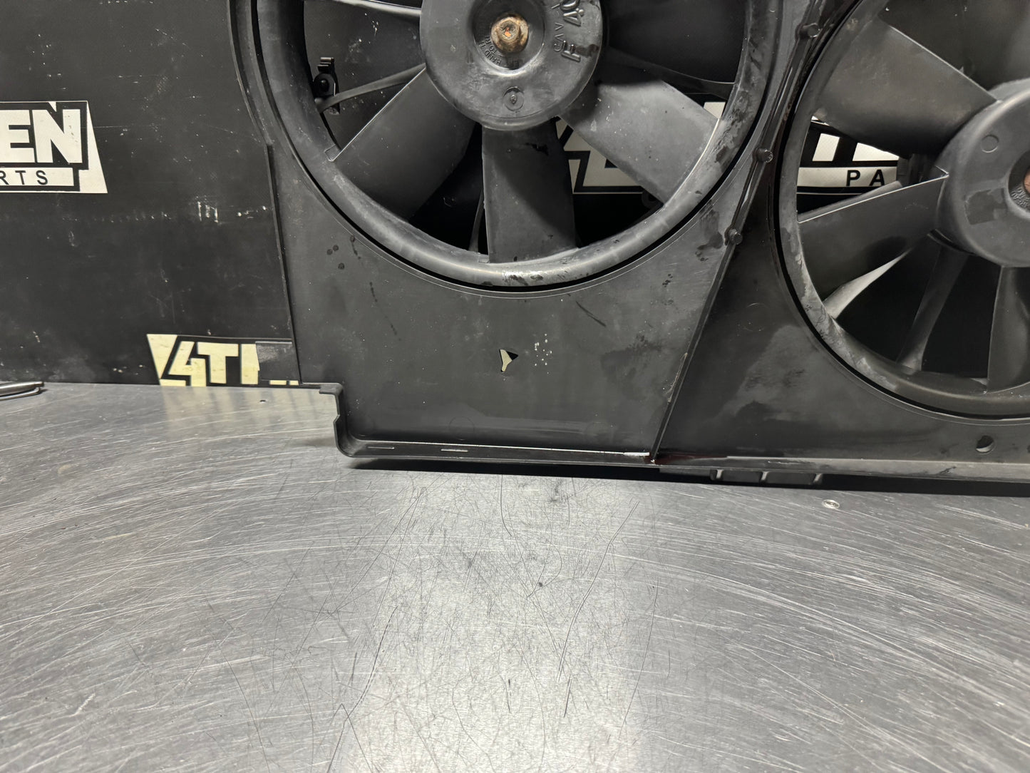 97-04 C5 CORVETTE DUAL RADIATOR FAN W/ SHROUD OEM #N206