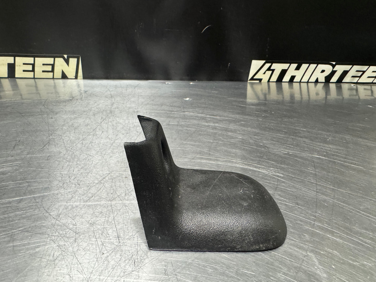97 -04 CORVETTE C5 SEAT TRACK COVER #N227