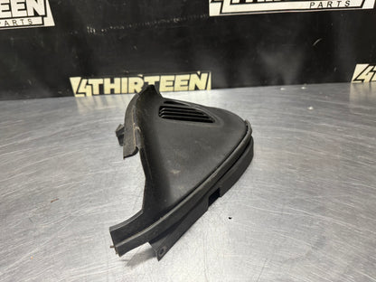 04-06 PONTIAC GTO LH DRIVER SIDE DEFROST VENT TRIM OEM #N297