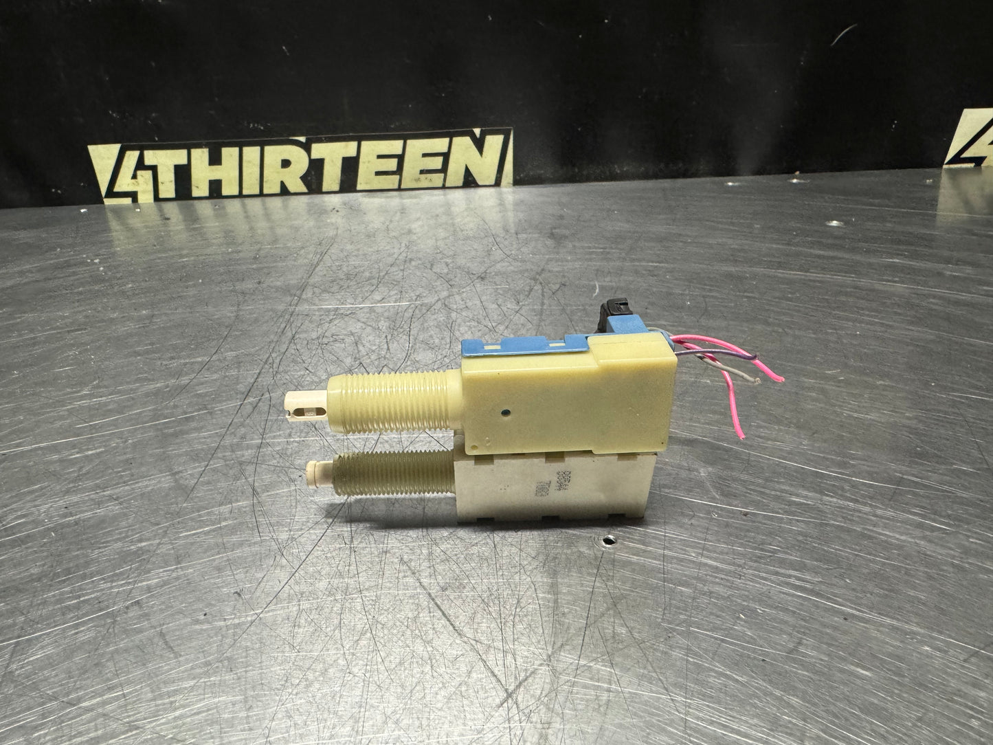 1997 - 2004 CORVETTE C5 OEM BRAKE SWITCH 11516210 #N508