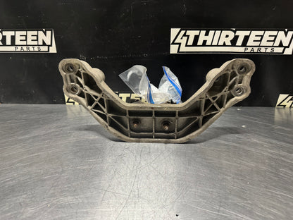 04-06 PONTIAC GTO TRANSMISSION T56 CROSSMEMBER OEM #N268