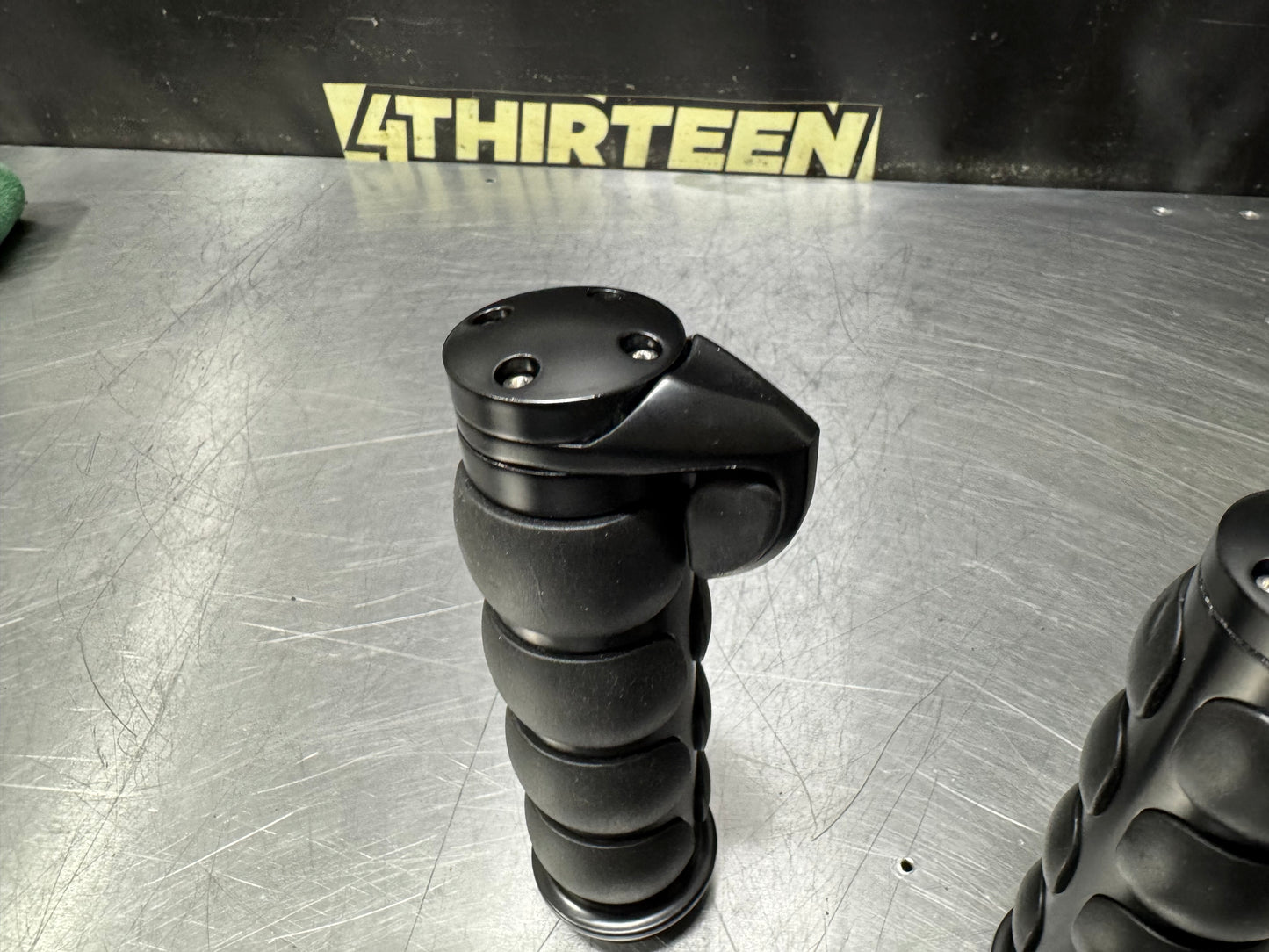 MOTORCYCLE HAND GRIP 1 INCH 25MM NON-SLIP GRIP HARLEY DAVIDSON COMPATABLE #N785