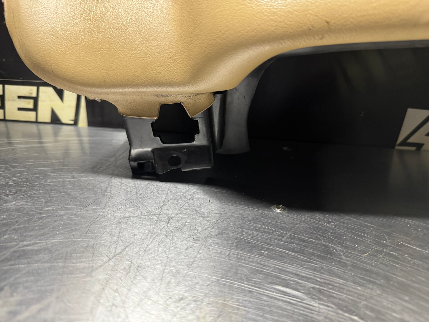 1997 - 2004 CORVETTE C5 OEM KNEE BOLSTER 10281976 TAN OEM #N93