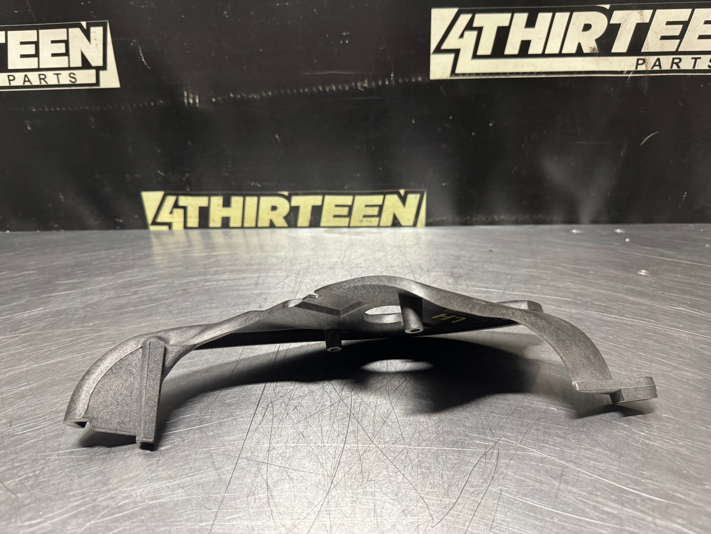 97-04 C5 CORVETTE LH DRIVER SIDE FOG LIGHT MOUNTING BRACKET OEM #N560