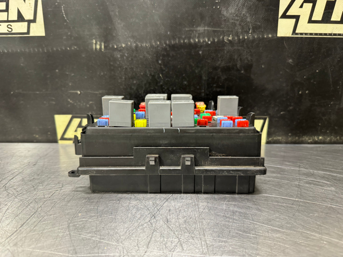 03-05 CHEVY SILVERADO GMC SIERRA 2500 ENGINE BAY FUSE BOX 15115615-02 OEM #N971