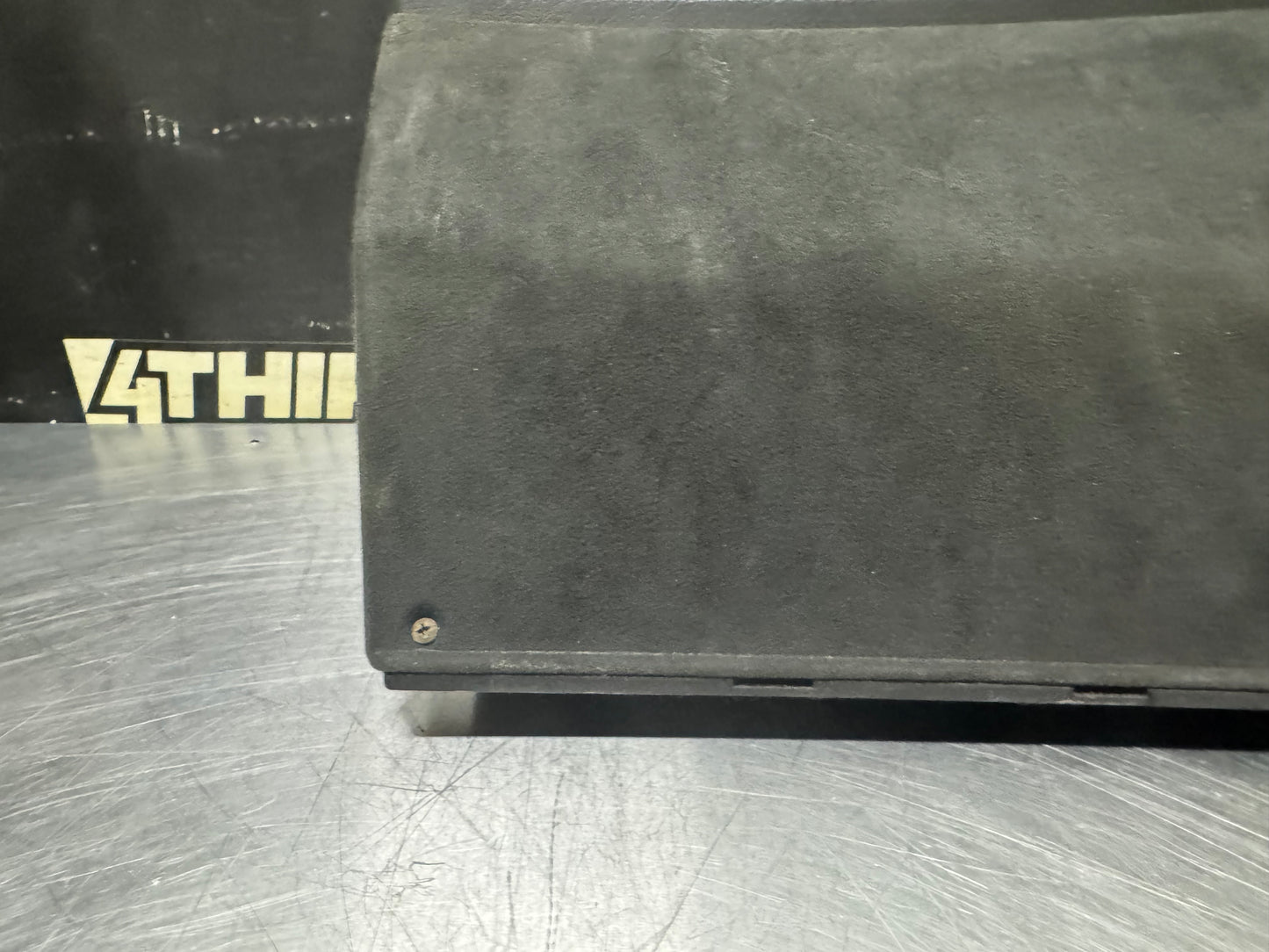 04-06 PONTIAC GTO GLOVE BOX OEM #N301