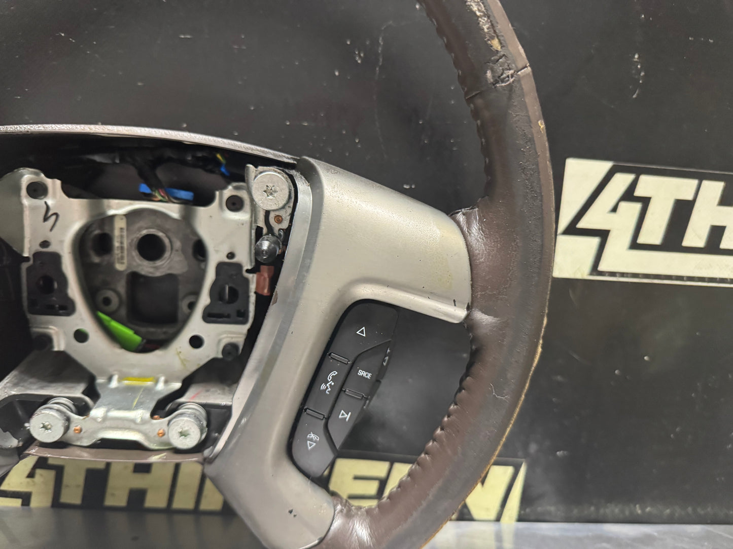 2010-2014 GMC YUKON DENALI HEATED WOODGRAIN STEERING WHEEL OEM 20779501 #N605