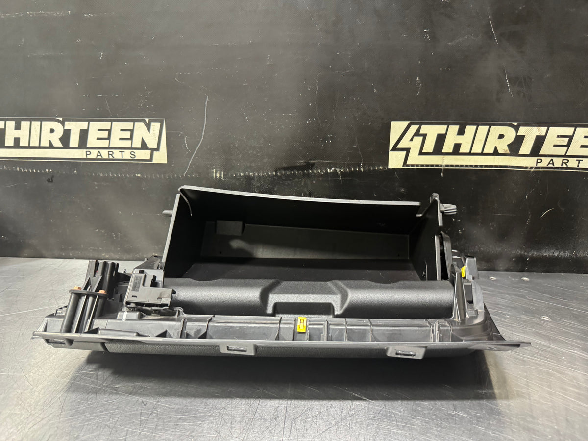 18-23 FORD MUSTANG GT GLOVE BOX COMPARTMENT OEM #V84