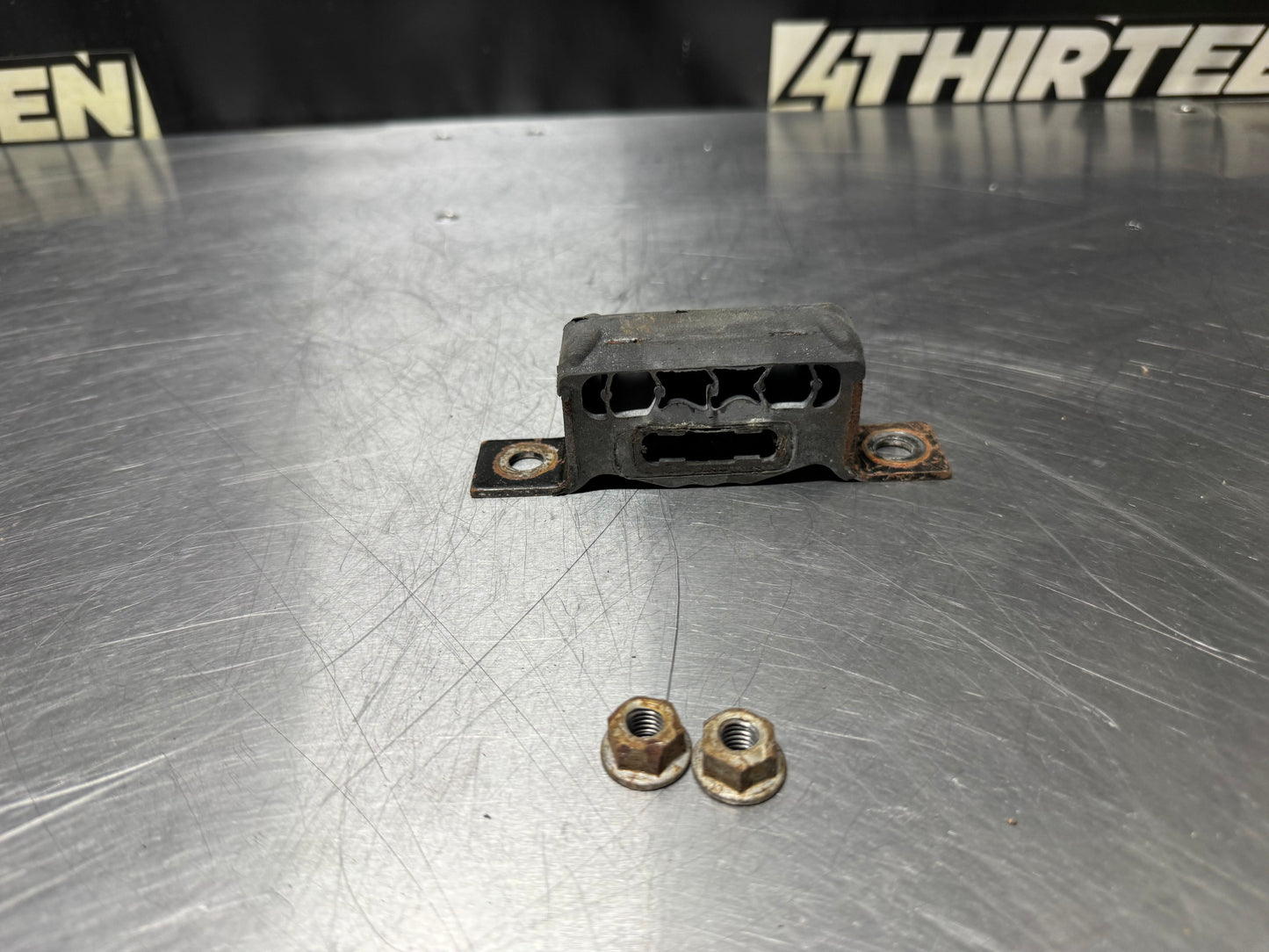 1997-2004 C5 CORVETTE REAR RUBBER EXHAUST HANGER #N166