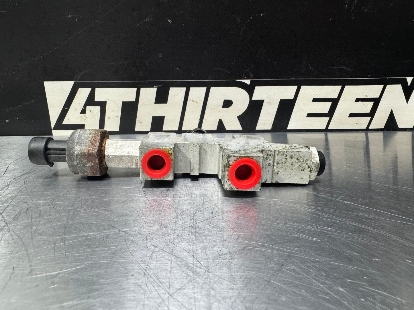 97-04 C5 CORVETTE BRAKE PROPORTIONING VALVE OEM #L350