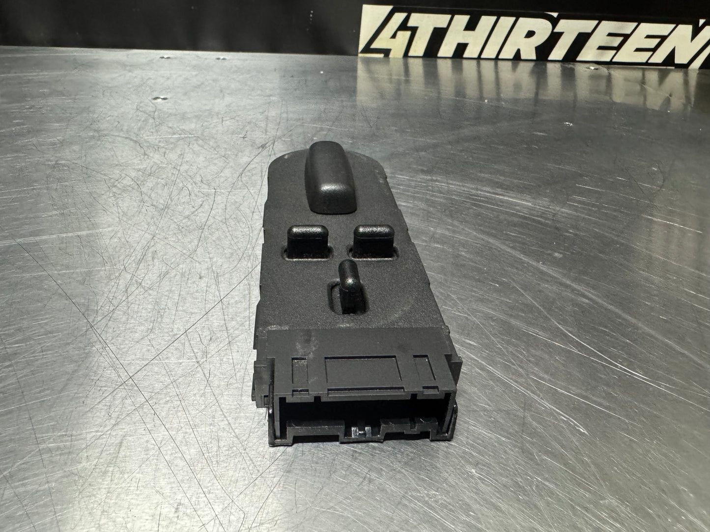 97-04 CORVETTE C5 SEAT CONTROL SWITCH LEFT OR RIGHT OEM #N164