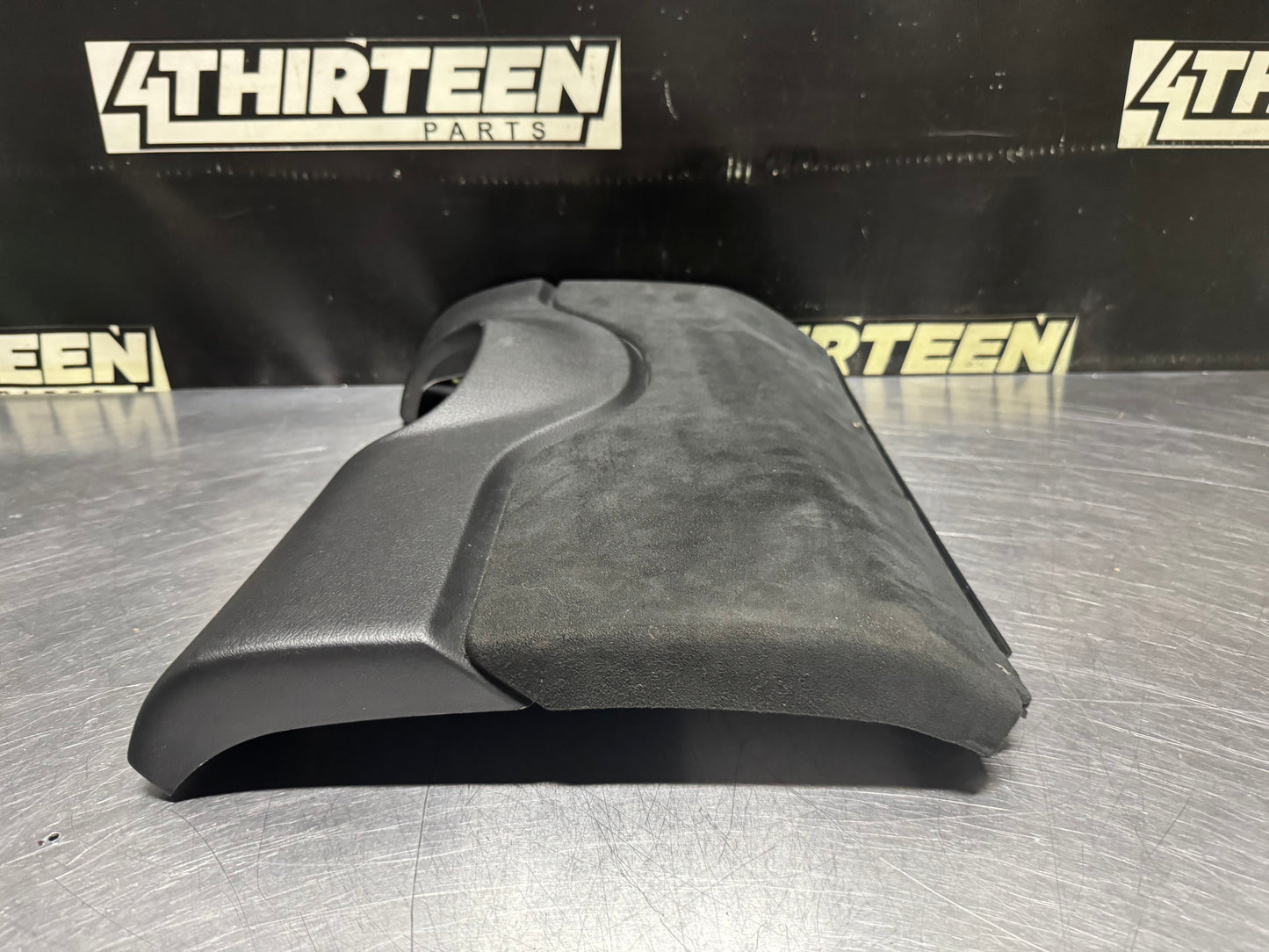 04 - 06 PONTIAC GTO KNEE BOLSTER BLCK OEM 92123170 #N687