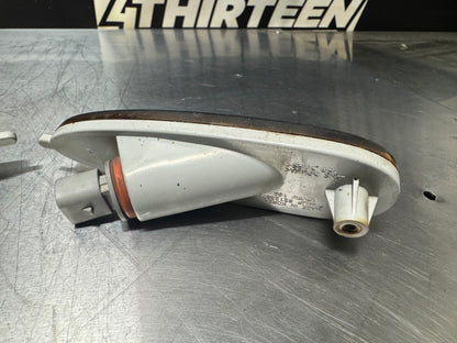 04-06 PONTIAC GTO FRONT BUMPER SIDE MARKERS OEM #N85