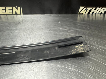 04-06 PONTIAC GTO EXTERIOR B PILLAR WINDOW TRIM LH SIDE 92093111 OEM #N311
