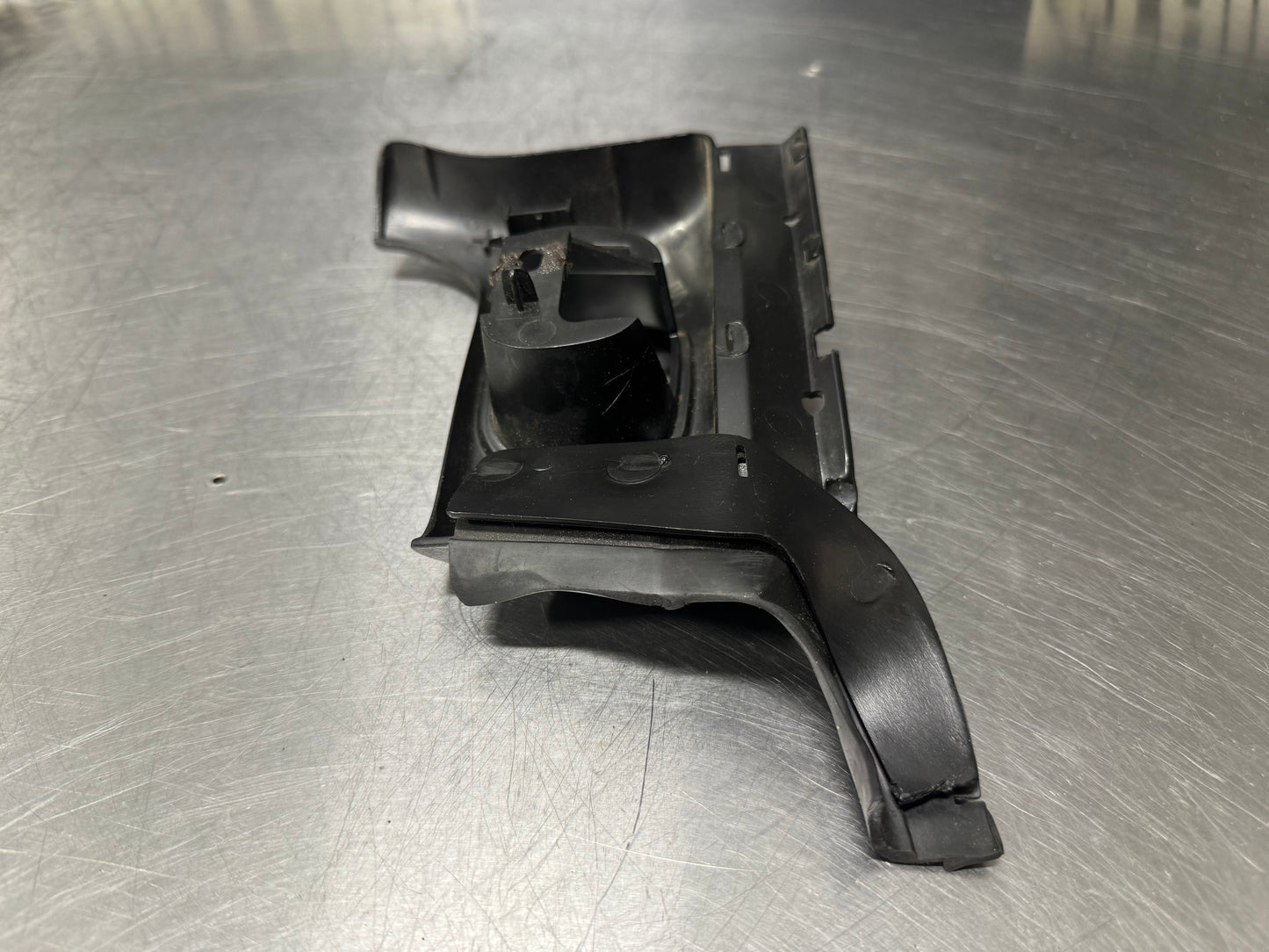 97 - 04 CORVETTE C5 OEM KNEE BOLSTER UPPER MOUNTING TRIM 10281975 OEM #N324