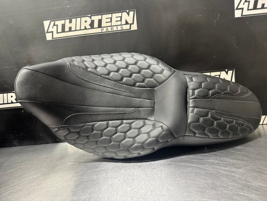 2010 HARLEY DAVIDSON STREET GLIDE C.C. RIDER SEAT S03  #N331