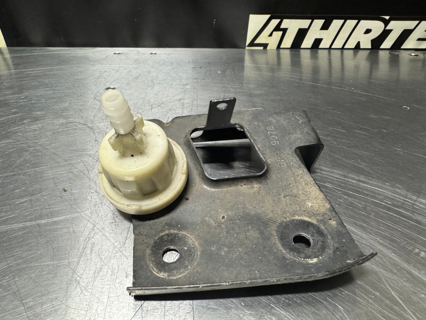 1999  CORVETTE C5 RR BUMPER BRACKET OEM BMP 9078 #N171