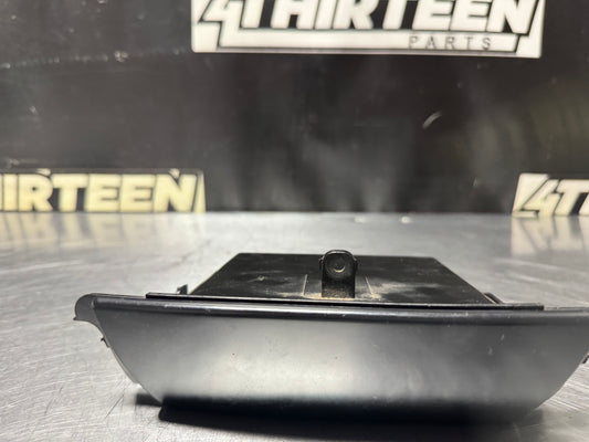 04-06 PONTIAC GTO CENTER CONSOLE LOWER COMPARTMENT #N136