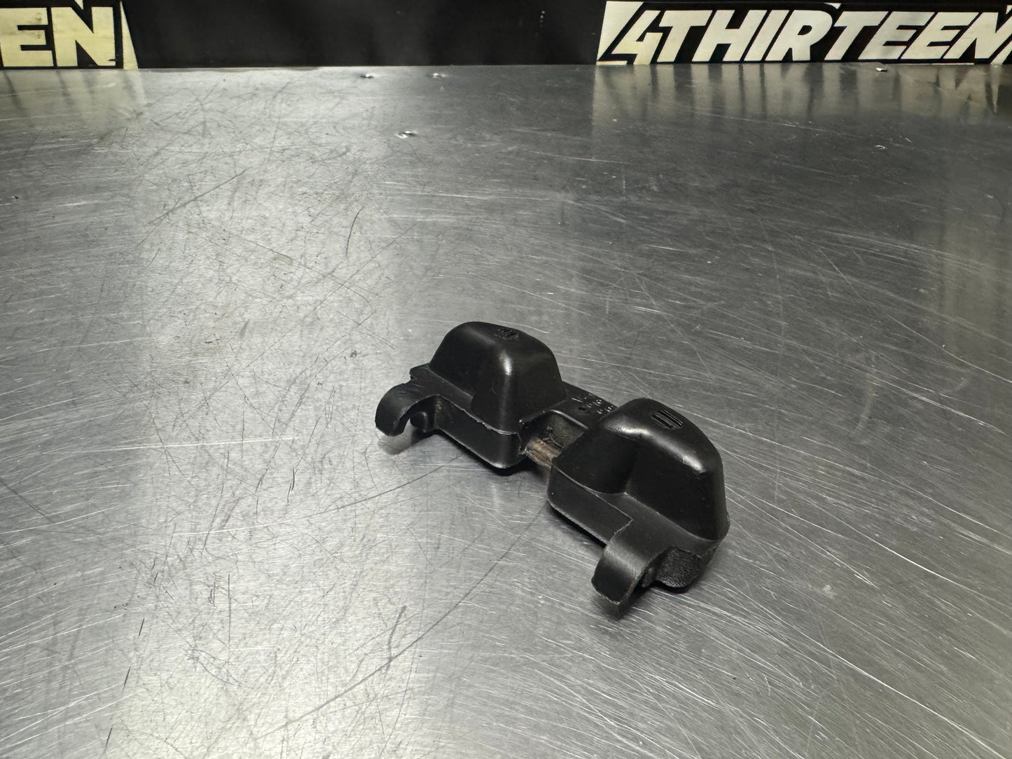97-04 C5 CORVETTE AIR CLEANER HOUSING STRAP HANDLE OEM #N96