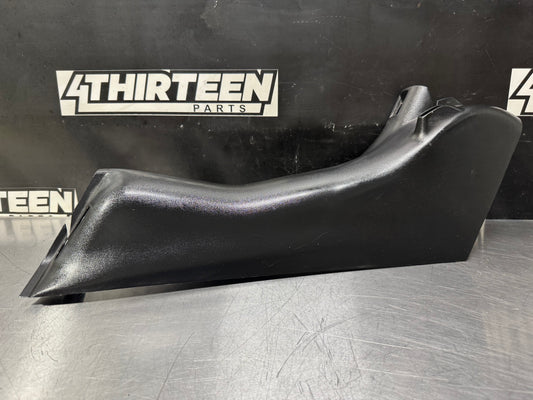97-04 CORVETTE C5 LH B PILLAR TRIM 10426017 OEM #L467
