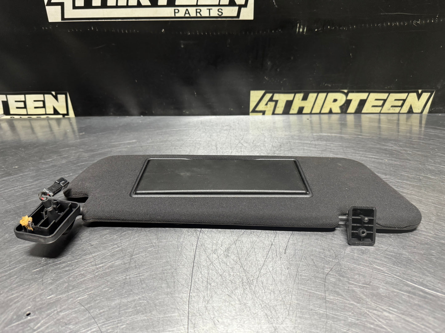 04-06 PONTIAC GTO RH PASSENGER SIDE SUN VISOR OEM #N684