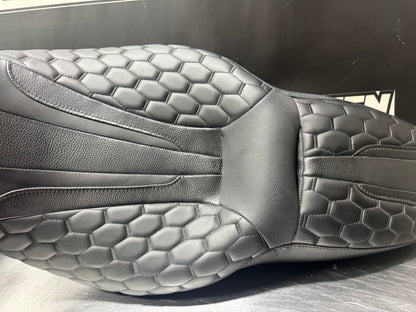 2010 HARLEY DAVIDSON STREET GLIDE C.C. RIDER SEAT S03  #N331