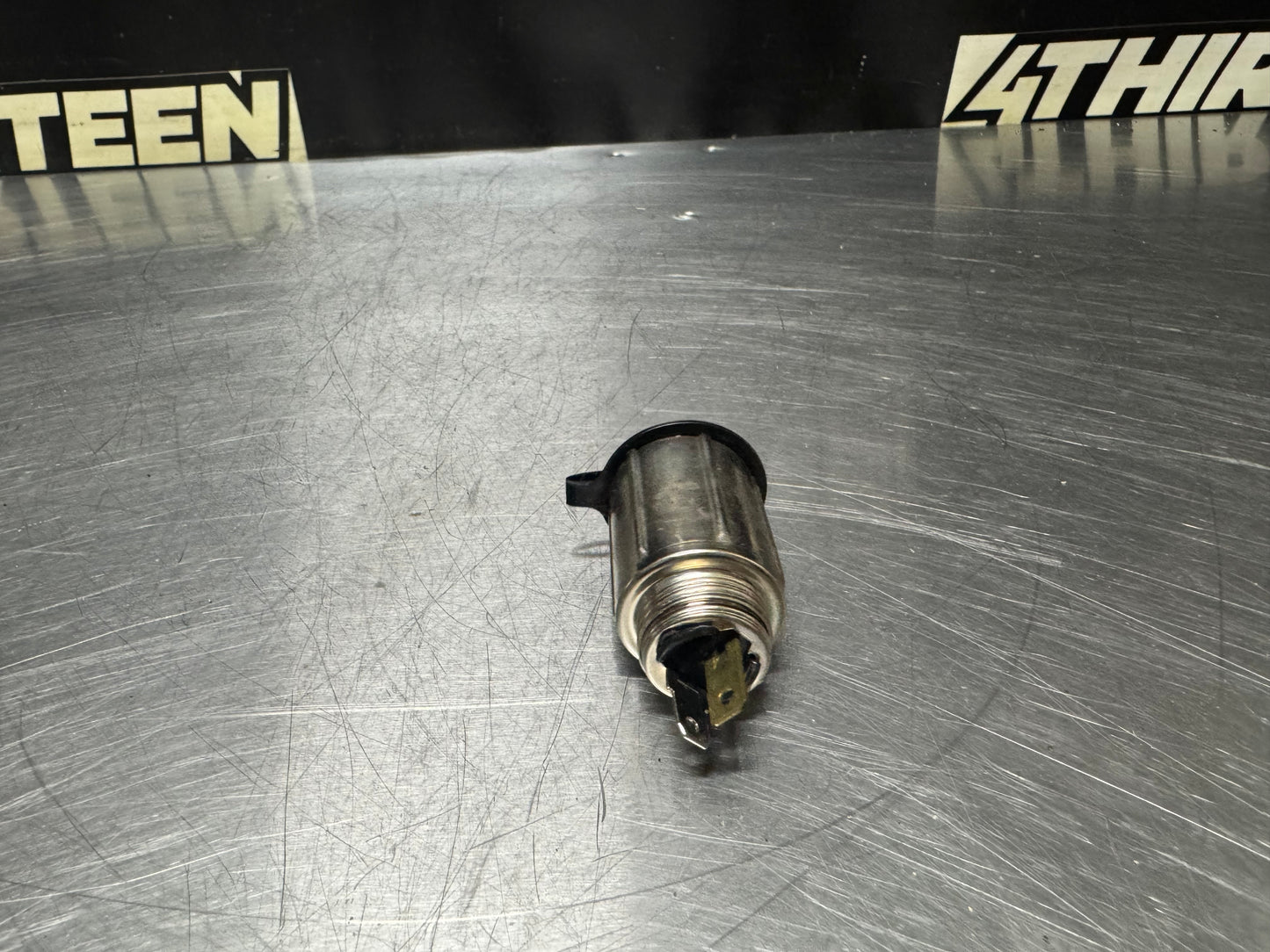 97-04 C5 CORVETTE CIGARETTE LIGHTER SOCKET OEM #N251