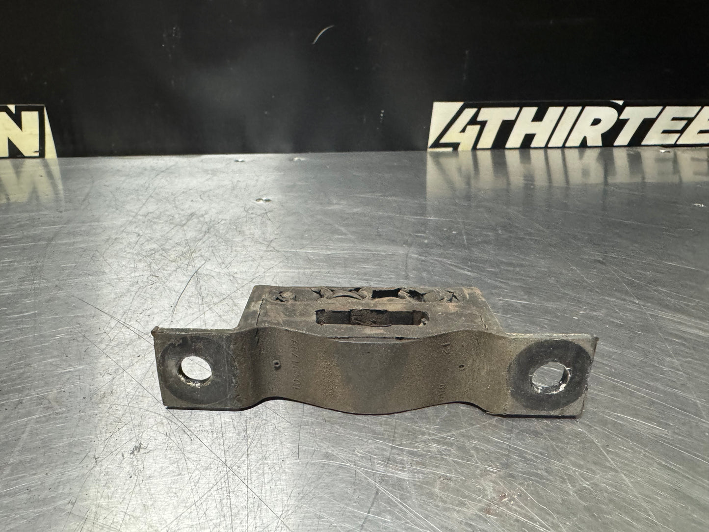 1997-2004 C5 CORVETTE REAR RUBBER EXHAUST HANGER #N122