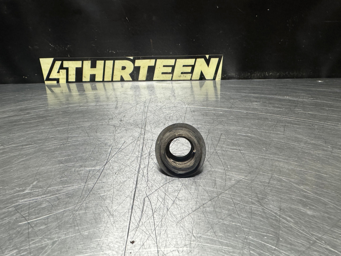 97-04 C5 CORVETTE RADIO ANTENNA RUBBER BEZEL OEM #N463